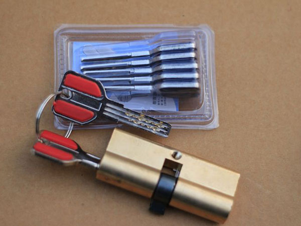 红岗24小时上门开锁公司